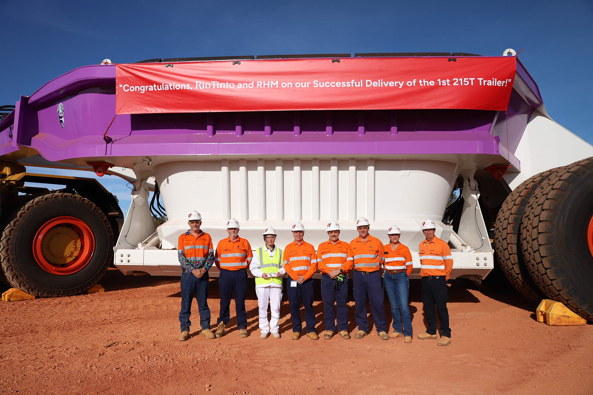 子公司威廉希尔重机成功交付力拓215吨自卸式矿车车斗 助力客户优化铝土矿运载(图1)