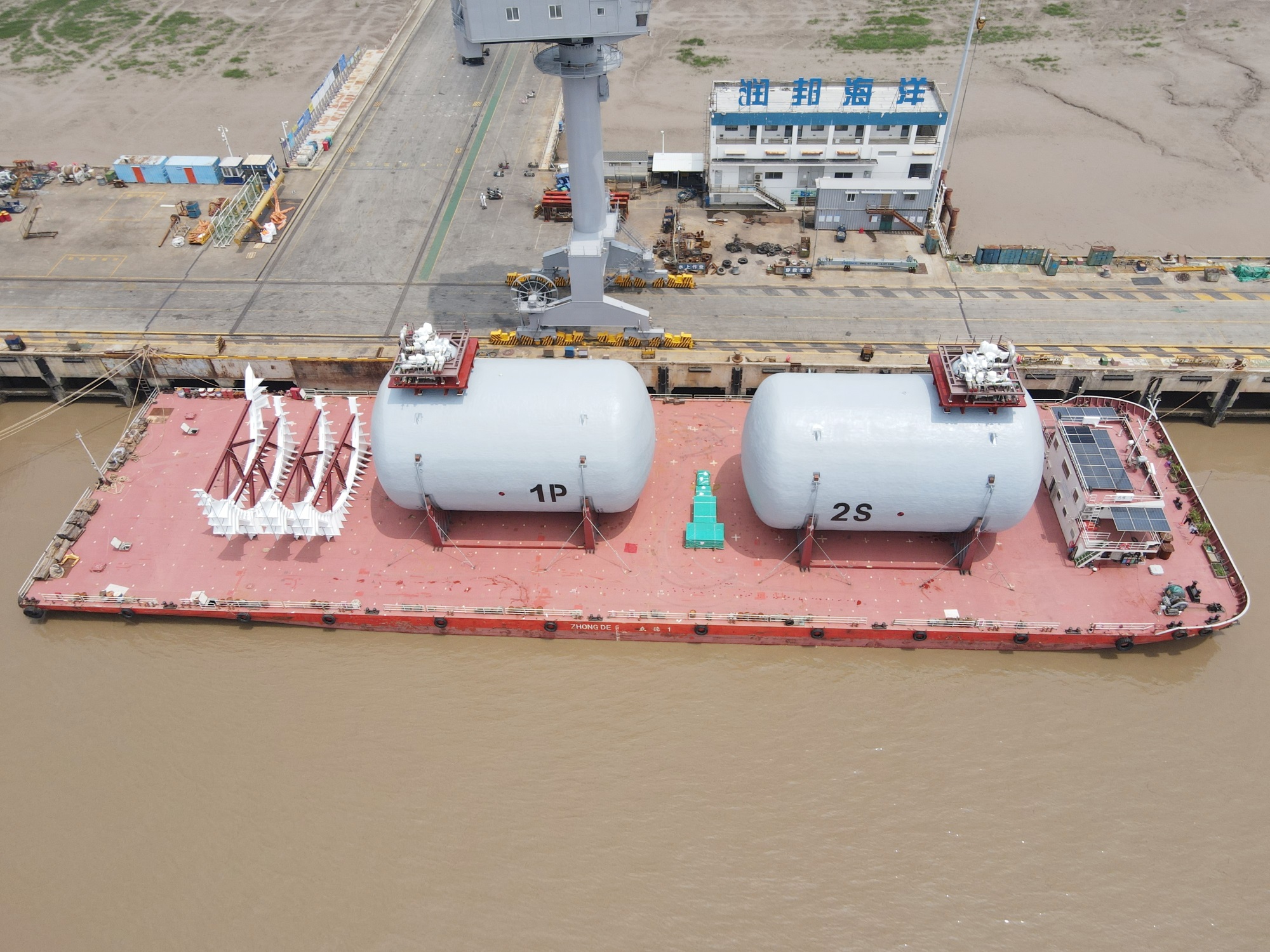 子公司威廉希尔海洋成功交付2套LNG不锈钢低温液罐，海外业务再添新彩(图1)