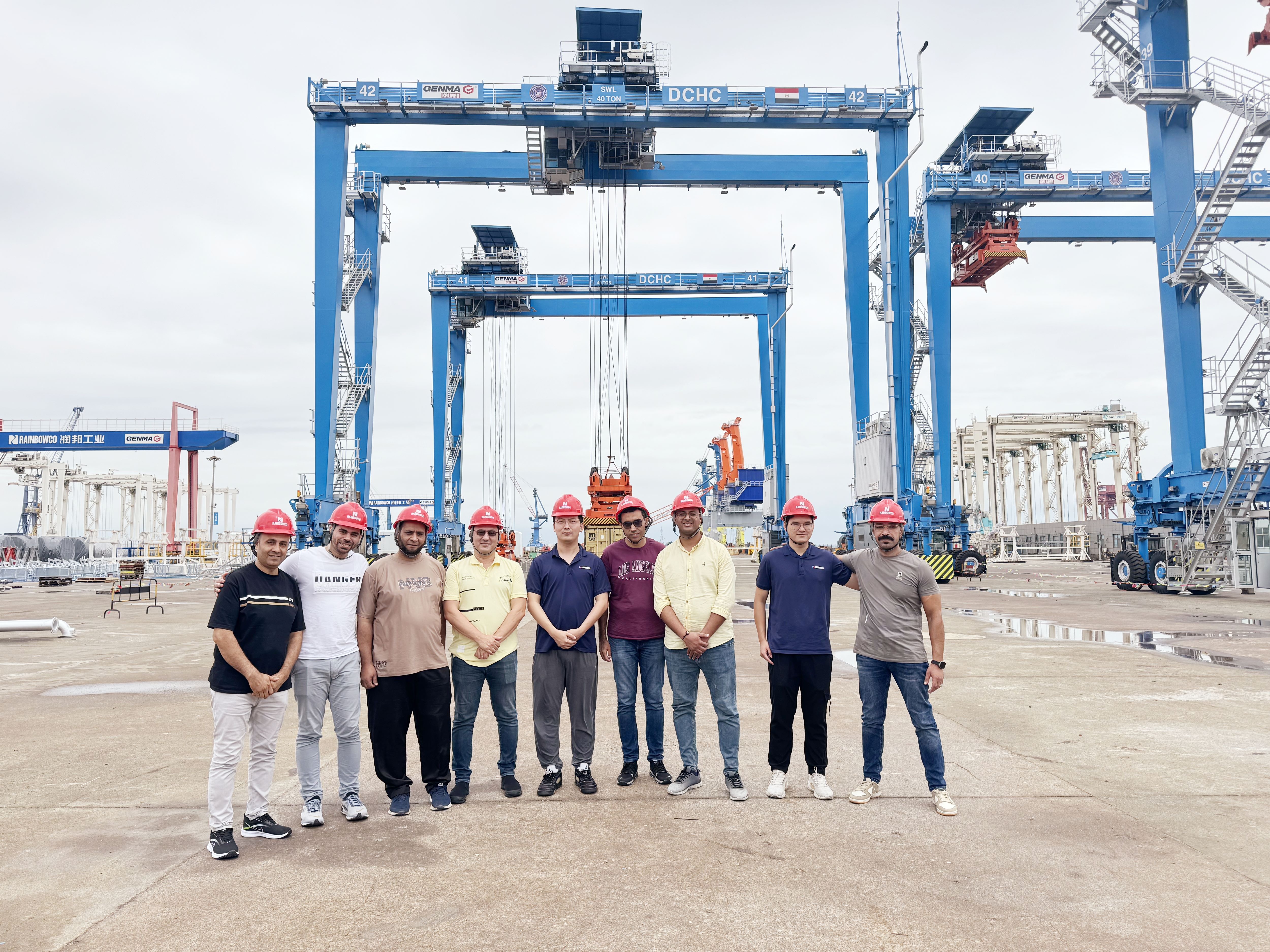 埃及客户亲临GENMA太仓制造基地进行RTG发运前检验，6台设备即将启运(图1)