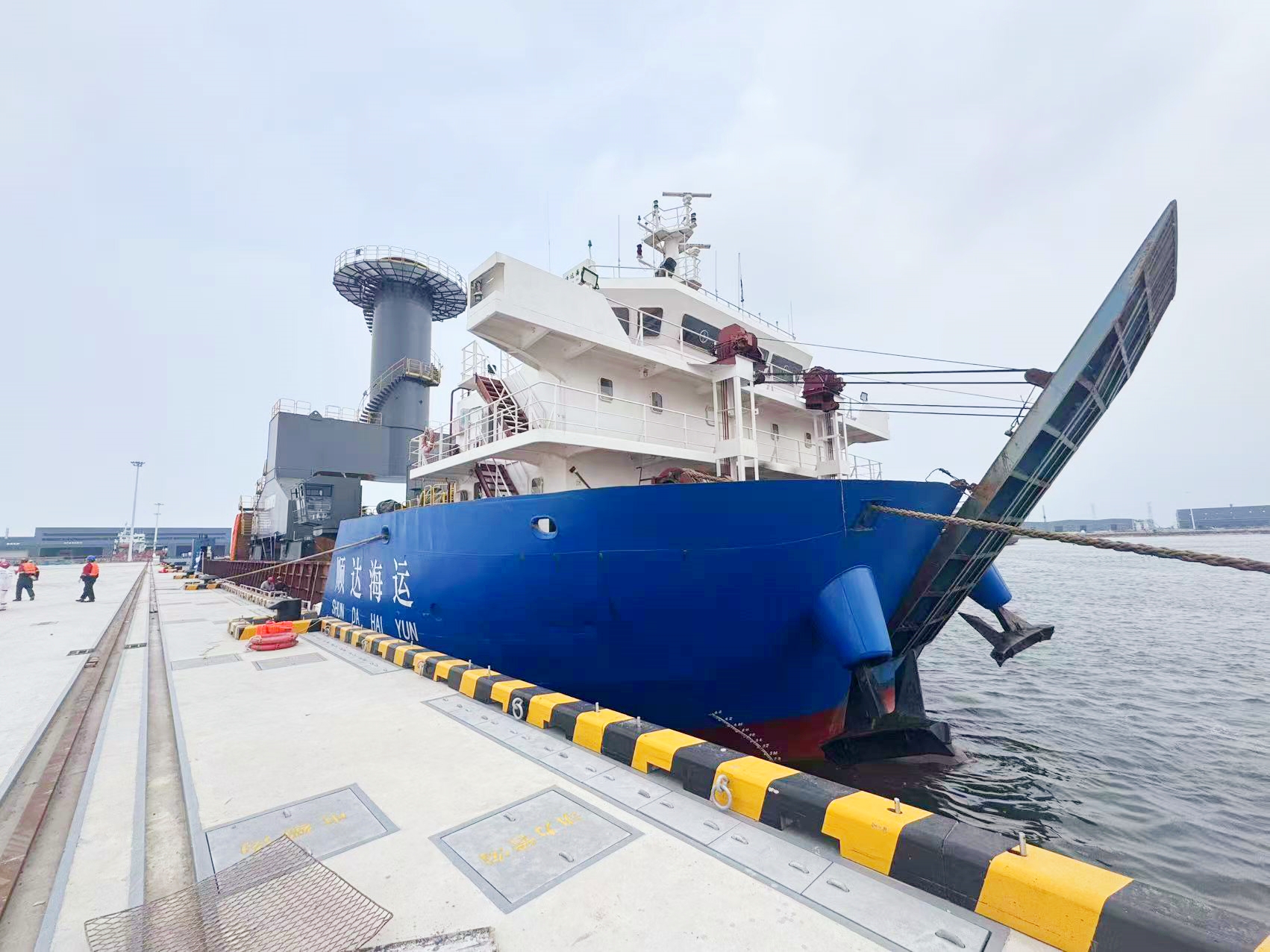 威廉希尔智装码头迎来首艘船舶靠泊，GENMA通州湾制造基地发运能力实现重大突破(图2)