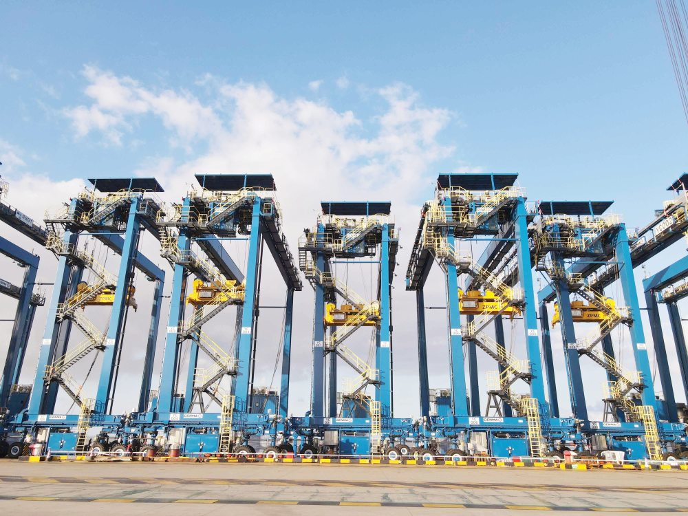 10台GENMA混动RTG顺利发运 助力RSGT孟加拉码头现代化升级(图1)