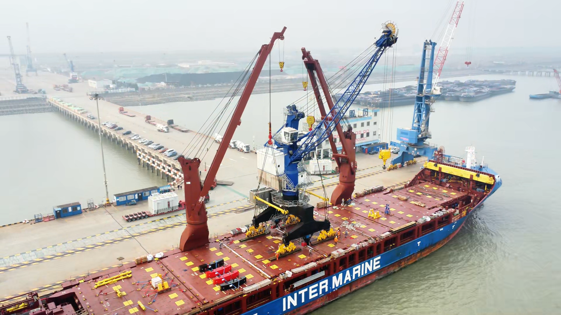 GENMA品牌首款非岸电轨道式MHC起航发往海外(图1)