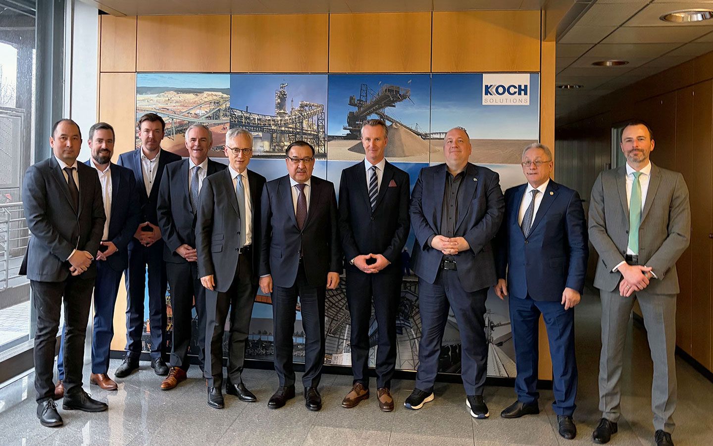 哈萨克斯坦大使访问德国KOCH公司，共商可持续原材料合作新路径(图1)